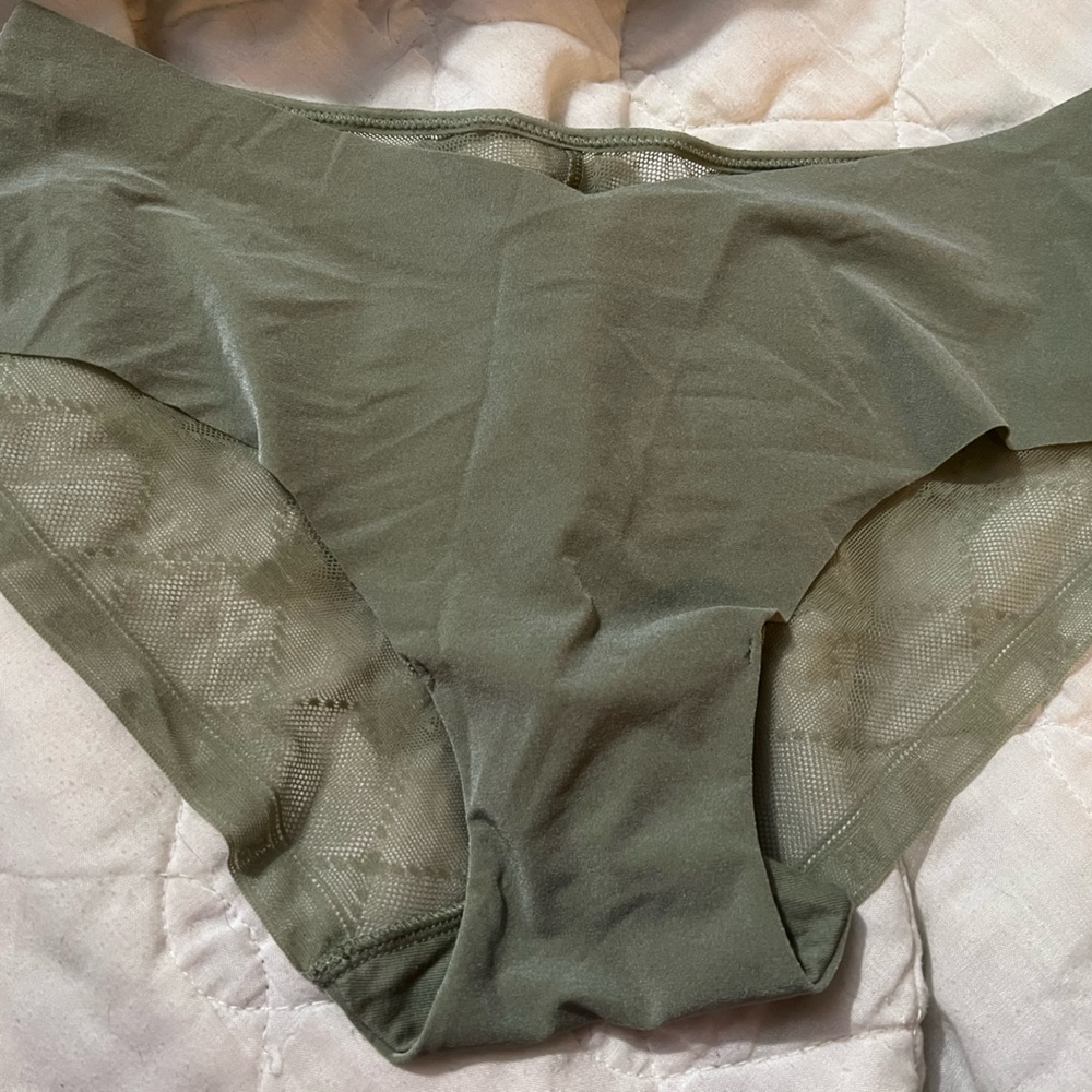 Victoria’s Secret Bikini Panty size Medium New with Tags